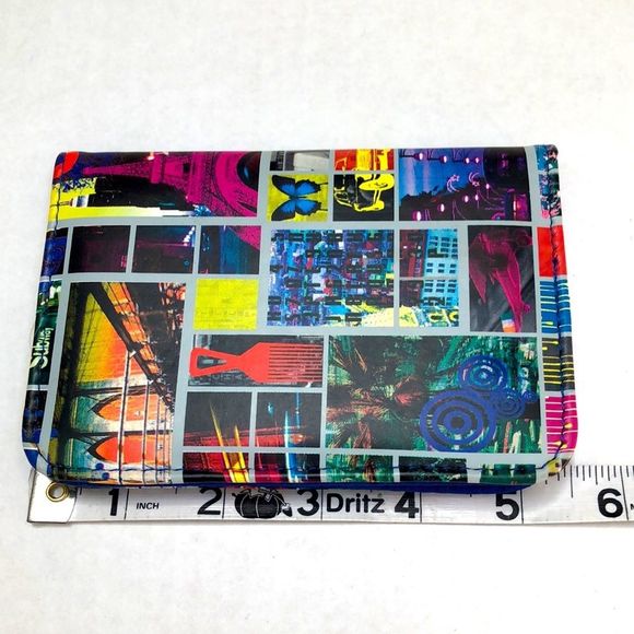 ✨NEW✨ with 🏷tags!✨ Icing brand Collage wallet - Picture 8 of 9